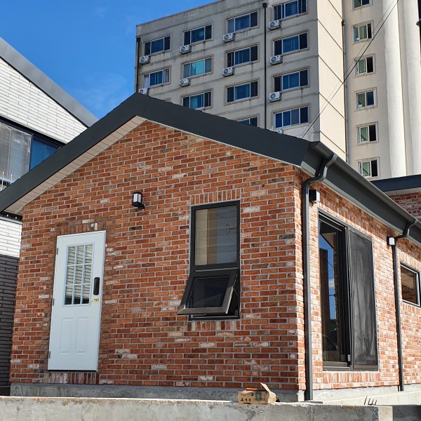 샌드위치판넬위 파벽시공 전원주택